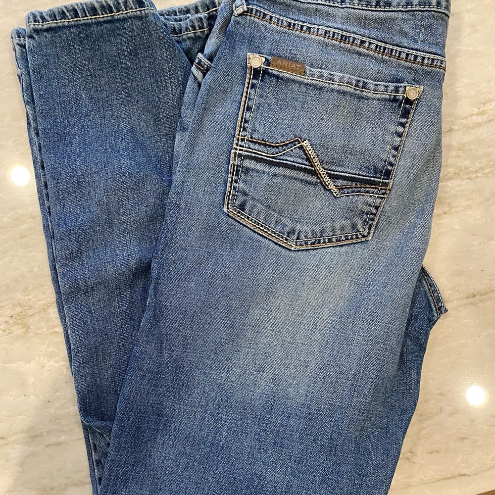 Men's Ariat jeans size 33/32